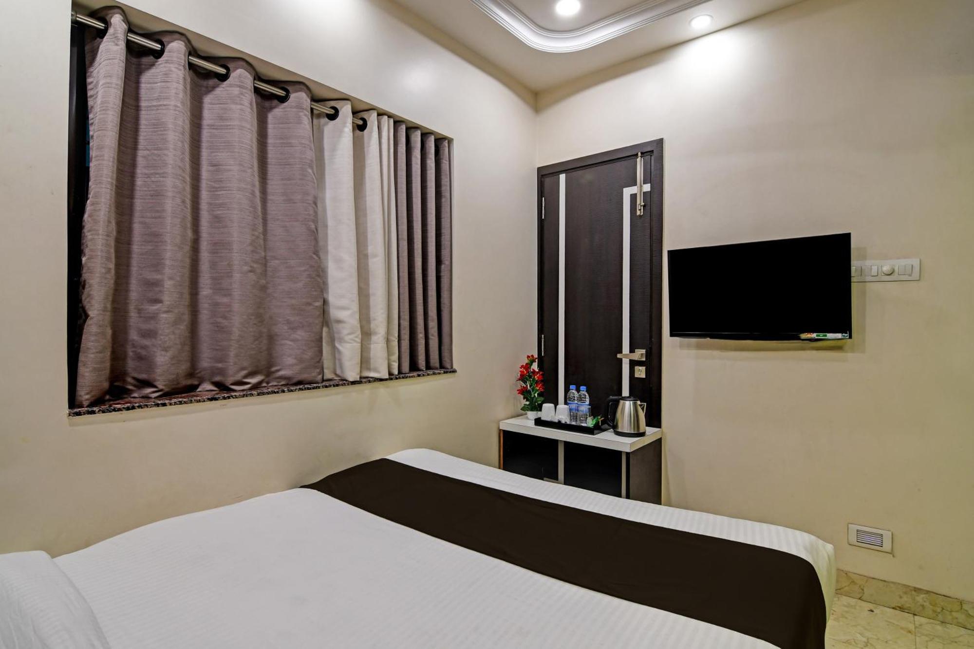 Hotel O Shivaalay Inn Near Newtown Bus Stand Колката Екстер'єр фото