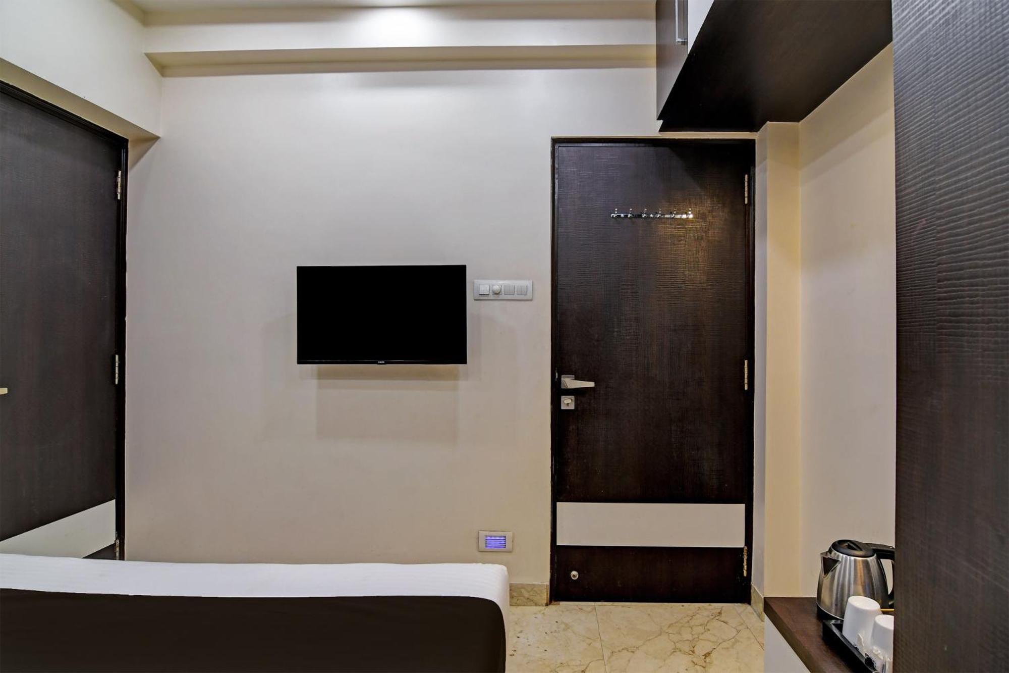 Hotel O Shivaalay Inn Near Newtown Bus Stand Колката Екстер'єр фото